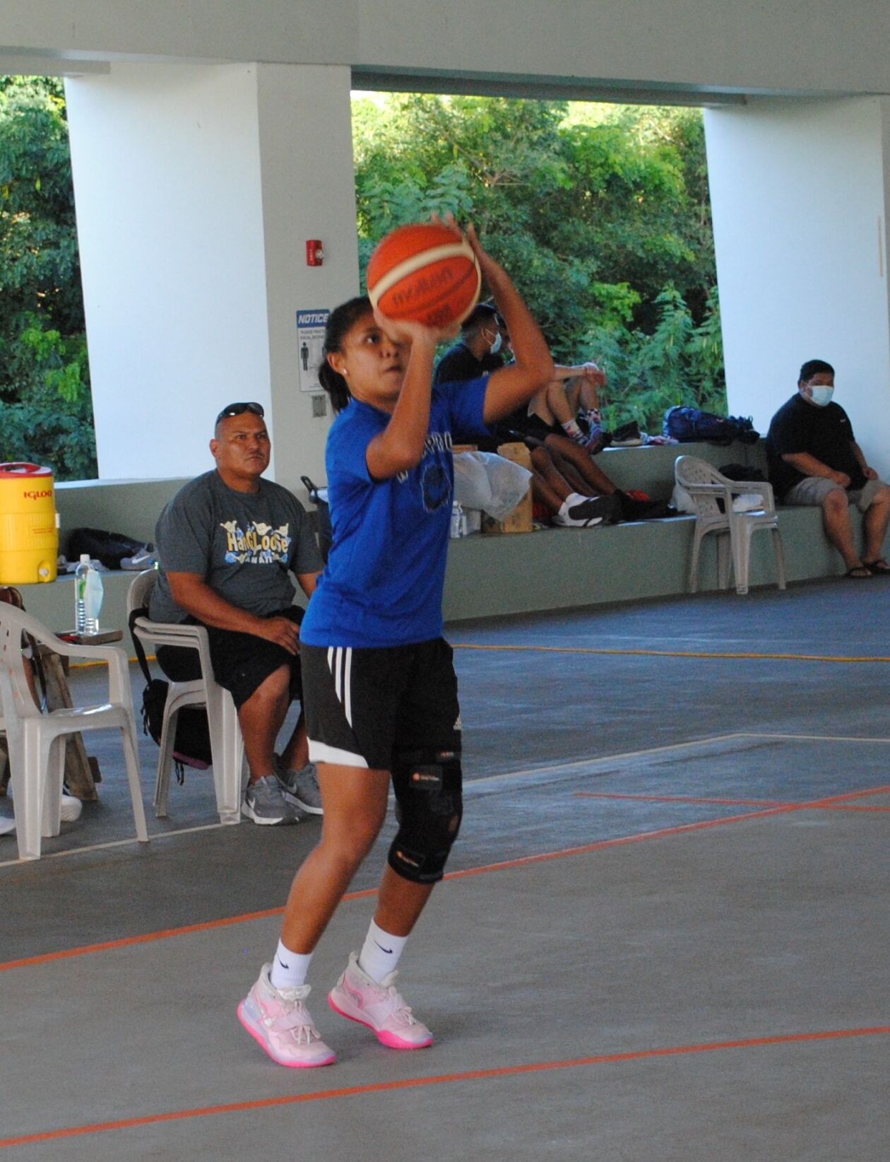 Rollers Blue win opening games in basketball tourney